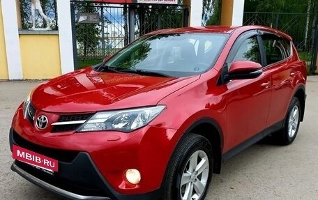 Toyota RAV4, 2013 год, 1 800 000 рублей, 2 фотография
