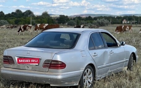 Mercedes-Benz E-Класс, 2001 год, 120 000 рублей, 3 фотография