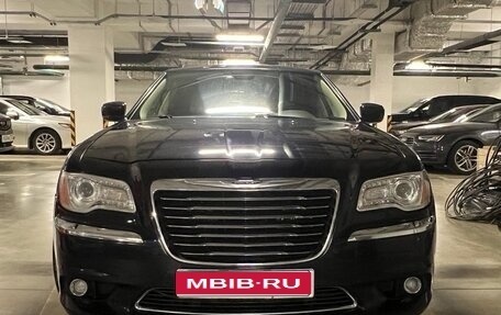 Chrysler 300C II, 2012 год, 2 100 000 рублей, 1 фотография
