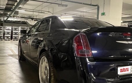 Chrysler 300C II, 2012 год, 2 100 000 рублей, 4 фотография