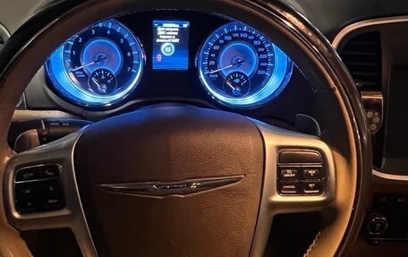 Chrysler 300C II, 2012 год, 2 100 000 рублей, 13 фотография