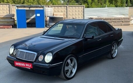 Mercedes-Benz E-Класс, 1996 год, 299 000 рублей, 2 фотография