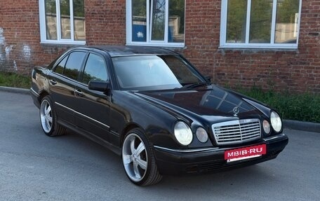 Mercedes-Benz E-Класс, 1996 год, 299 000 рублей, 5 фотография