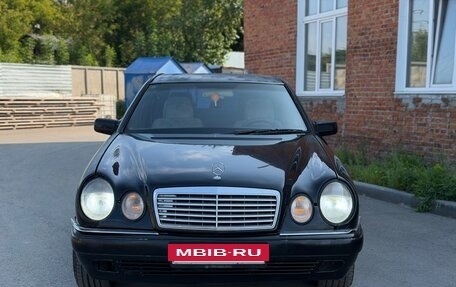 Mercedes-Benz E-Класс, 1996 год, 299 000 рублей, 8 фотография