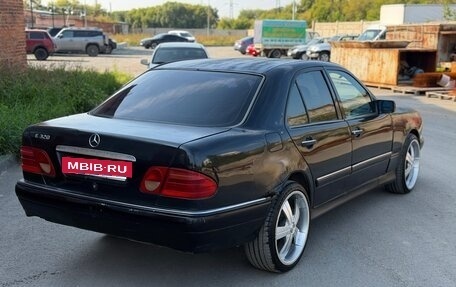 Mercedes-Benz E-Класс, 1996 год, 299 000 рублей, 10 фотография