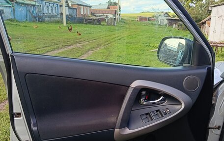 Toyota RAV4, 2006 год, 1 200 000 рублей, 8 фотография