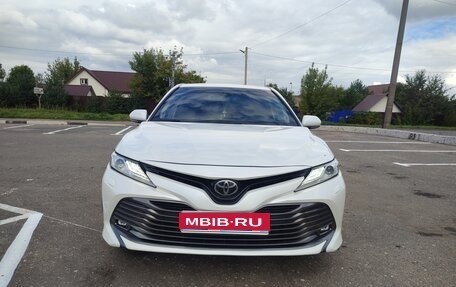 Toyota Camry, 2019 год, 2 450 000 рублей, 1 фотография
