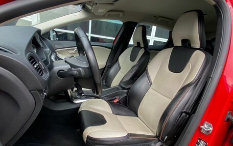 Volvo V40 II рестайлинг, 2017 год, 2 300 000 рублей, 12 фотография