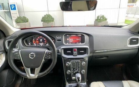 Volvo V40 II рестайлинг, 2017 год, 2 300 000 рублей, 14 фотография