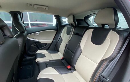 Volvo V40 II рестайлинг, 2017 год, 2 300 000 рублей, 21 фотография