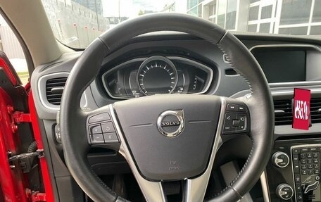 Volvo V40 II рестайлинг, 2017 год, 2 300 000 рублей, 15 фотография