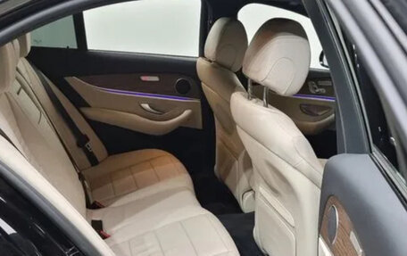 Mercedes-Benz E-Класс, 2021 год, 4 700 000 рублей, 9 фотография