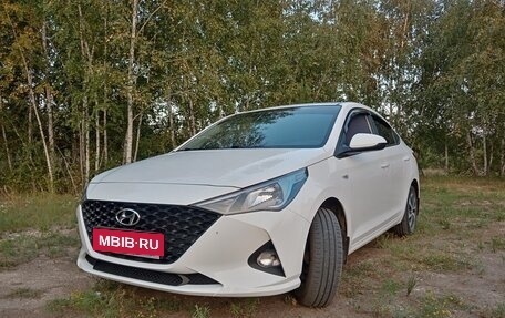 Hyundai Solaris II рестайлинг, 2022 год, 1 850 000 рублей, 1 фотография