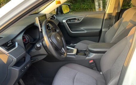 Toyota RAV4, 2020 год, 2 850 000 рублей, 10 фотография