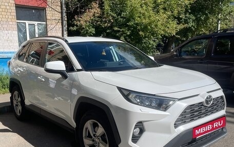 Toyota RAV4, 2020 год, 2 850 000 рублей, 3 фотография