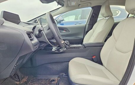 Toyota Prius IV XW50, 2024 год, 2 500 000 рублей, 7 фотография