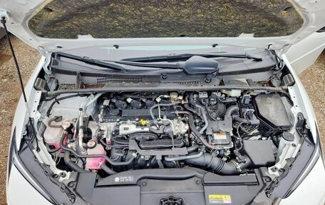Toyota Prius IV XW50, 2024 год, 2 500 000 рублей, 11 фотография