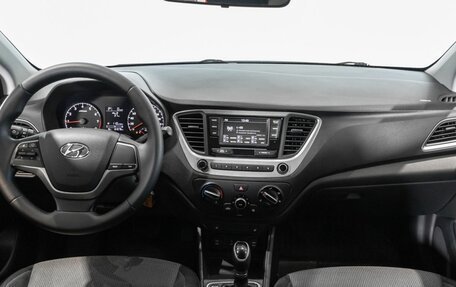 Hyundai Solaris II рестайлинг, 2017 год, 986 000 рублей, 6 фотография