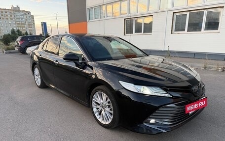 Toyota Camry, 2020 год, 3 290 000 рублей, 6 фотография