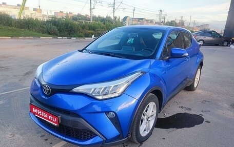 Toyota C-HR I рестайлинг, 2020 год, 2 400 000 рублей, 1 фотография