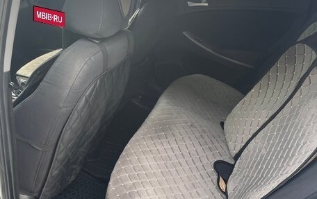Hyundai Solaris II рестайлинг, 2016 год, 800 000 рублей, 4 фотография