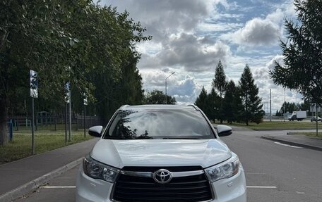 Toyota Highlander III, 2014 год, 2 800 000 рублей, 3 фотография