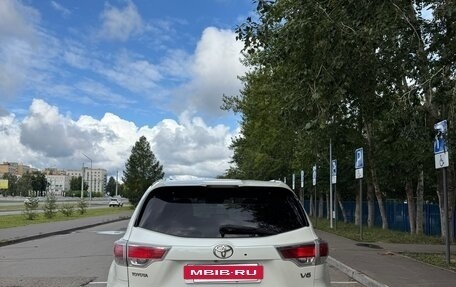 Toyota Highlander III, 2014 год, 2 800 000 рублей, 2 фотография