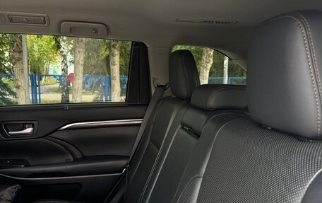 Toyota Highlander III, 2014 год, 2 800 000 рублей, 9 фотография