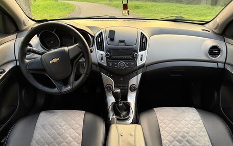 Chevrolet Cruze II, 2013 год, 575 000 рублей, 8 фотография