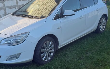 Opel Astra J, 2011 год, 580 000 рублей, 1 фотография