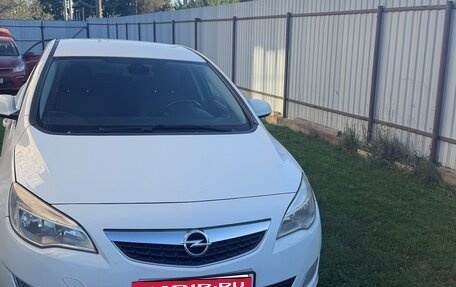 Opel Astra J, 2011 год, 580 000 рублей, 2 фотография