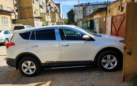 Toyota RAV4, 2013 год, 1 750 000 рублей, 2 фотография