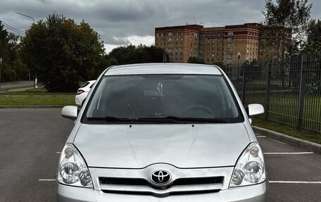 Toyota Corolla Verso I, 2005 год, 510 000 рублей, 2 фотография