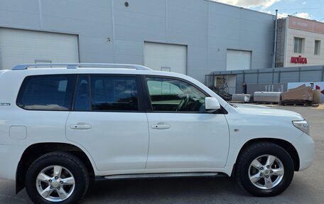 Toyota Land Cruiser 200, 2011 год, 3 000 000 рублей, 1 фотография