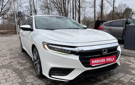 Honda Insight III, 2018 год, 1 910 000 рублей, 2 фотография