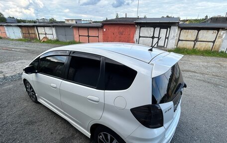 Honda Fit III, 2013 год, 1 255 555 рублей, 2 фотография