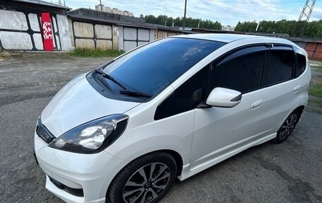 Honda Fit III, 2013 год, 1 255 555 рублей, 3 фотография