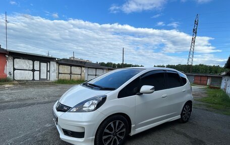 Honda Fit III, 2013 год, 1 255 555 рублей, 28 фотография