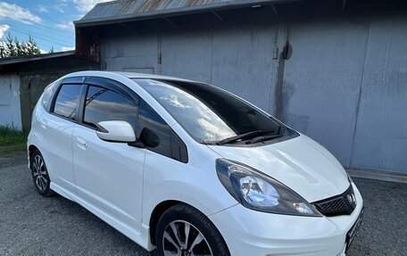 Honda Fit III, 2013 год, 1 255 555 рублей, 30 фотография
