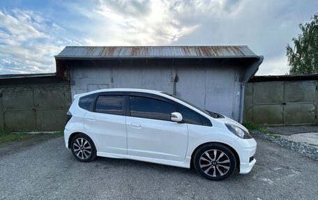 Honda Fit III, 2013 год, 1 255 555 рублей, 31 фотография