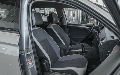 Volkswagen Tiguan II, 2019 год, 2 420 000 рублей, 15 фотография