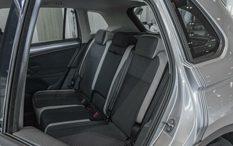 Volkswagen Tiguan II, 2019 год, 2 420 000 рублей, 16 фотография