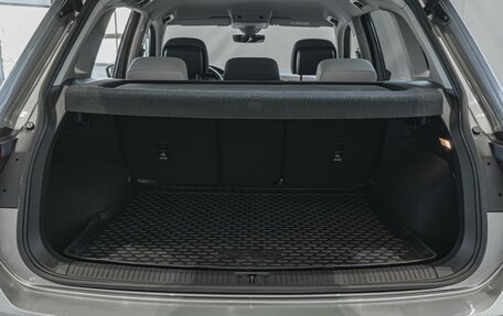 Volkswagen Tiguan II, 2019 год, 2 420 000 рублей, 36 фотография