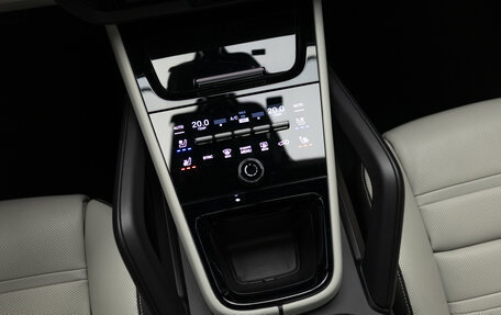 Porsche Cayenne III, 2023 год, 15 990 000 рублей, 19 фотография