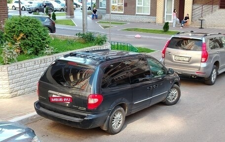 Chrysler Voyager IV, 2001 год, 900 000 рублей, 3 фотография