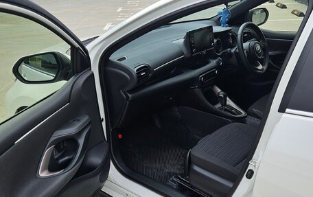 Toyota Yaris, 2020 год, 1 410 000 рублей, 11 фотография