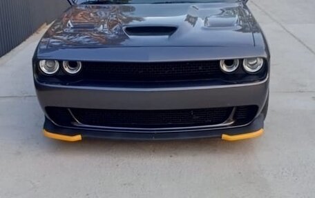 Dodge Challenger III рестайлинг 2, 2021 год, 7 000 000 рублей, 1 фотография