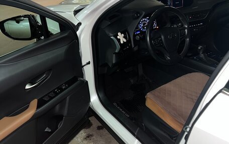 Lexus UX I, 2019 год, 3 120 000 рублей, 10 фотография