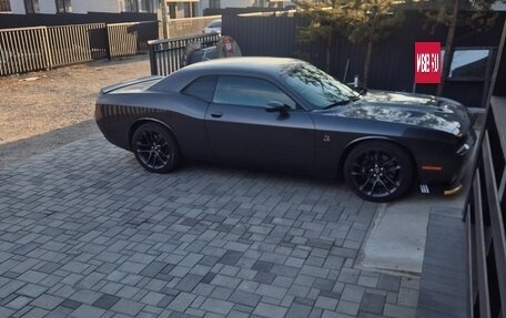 Dodge Challenger III рестайлинг 2, 2021 год, 7 000 000 рублей, 7 фотография