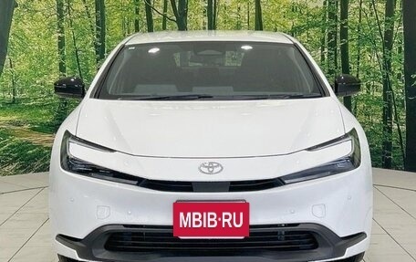 Toyota Prius IV XW50, 2024 год, 3 300 000 рублей, 2 фотография